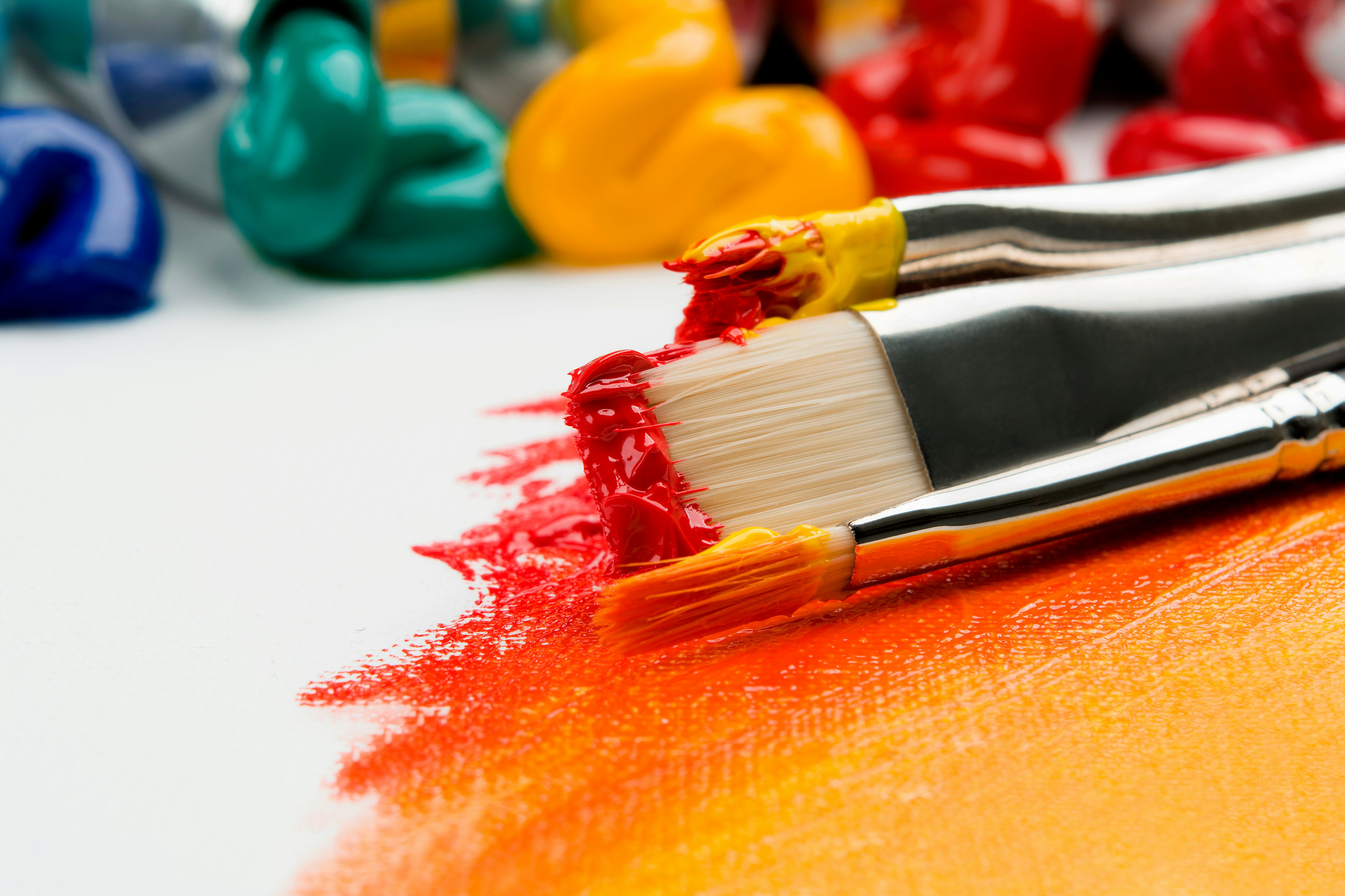 Ilustración digital vs tradicional: El valor del arte en papel - Tintablanca